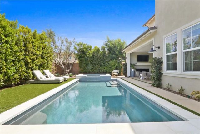 17382 Burrows, Huntington Beach, CA 92649