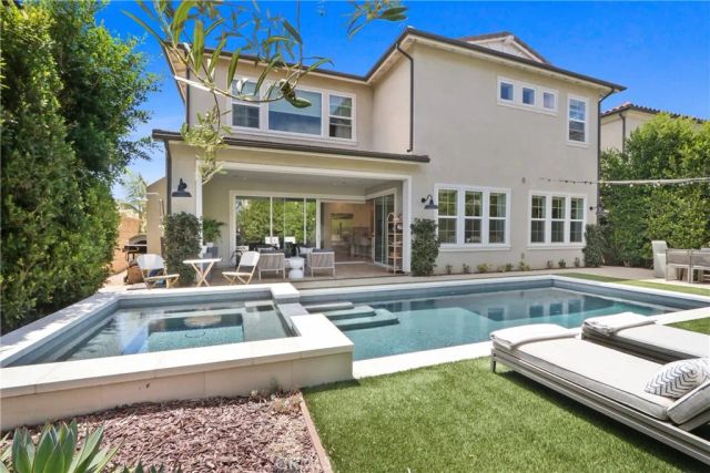 17382 Burrows, Huntington Beach, CA 92649