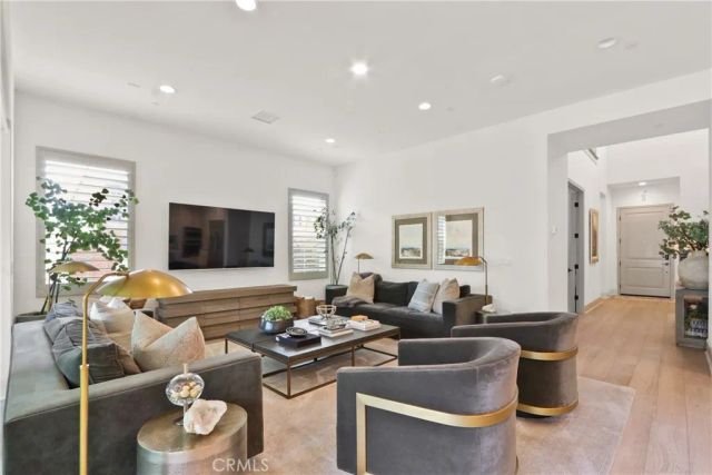 17382 Burrows, Huntington Beach, CA 92649
