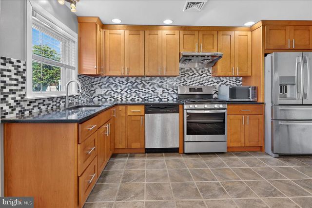 2113 LOTT AVE, Philadelphia, PA 19115