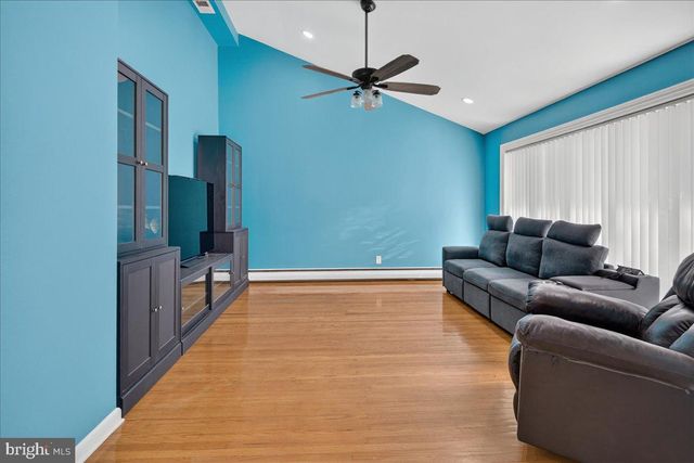 2113 LOTT AVE, Philadelphia, PA 19115