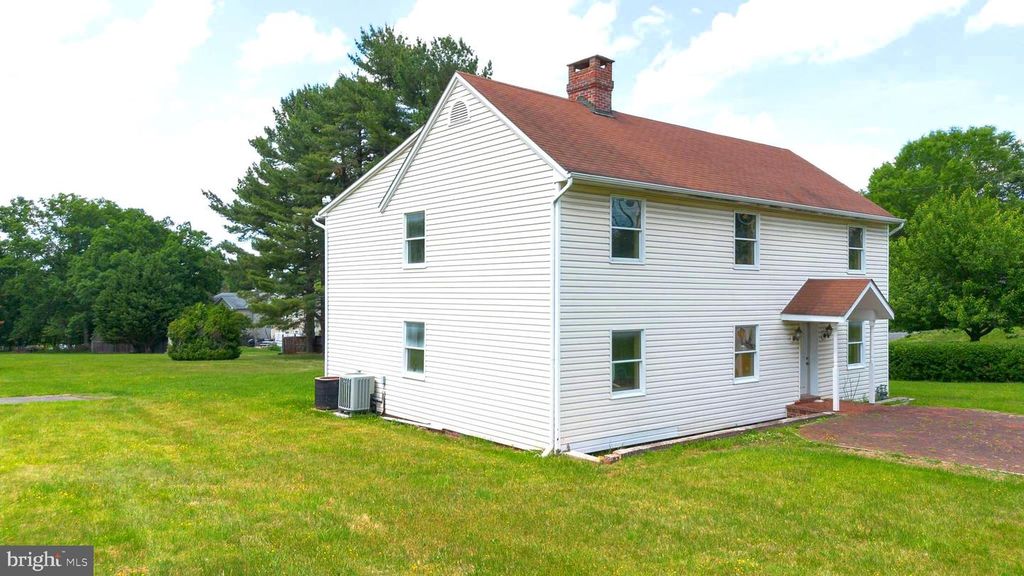 Image 1 of property listing at 17036 GEORGIA AVE, Olney, MD 20832