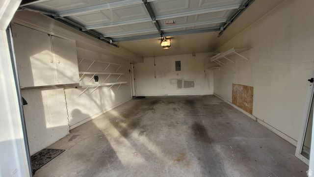 3241 S PLUM TREE LN, Bountiful, UT 84010