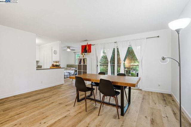 310 N Civic Dr 102, Walnut Creek, CA 94596