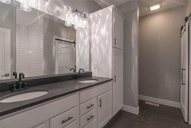 3055 Ridgeview Circle, Coralville, IA 52241