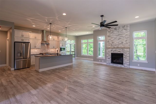 3055 Ridgeview Circle, Coralville, IA 52241