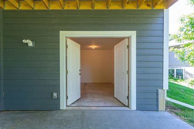 3055 Ridgeview Circle, Coralville, IA 52241