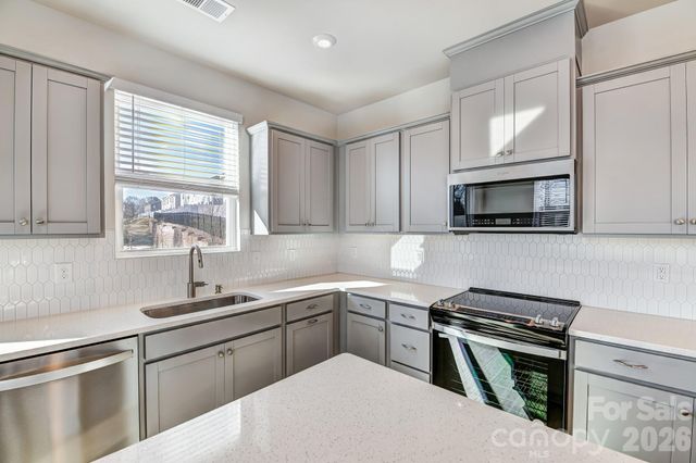 6106 Vasey Street, Charlotte, NC 28269