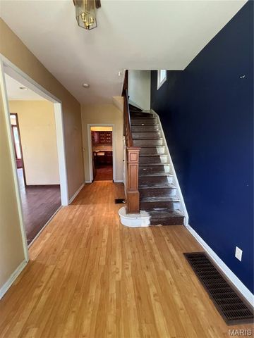 2107 Alameda Avenue, Maplewood, MO 63143