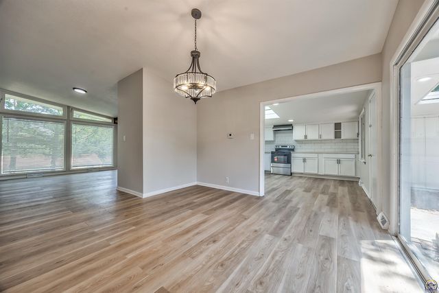 1709 SW 26th ST, Topeka, KS 66611