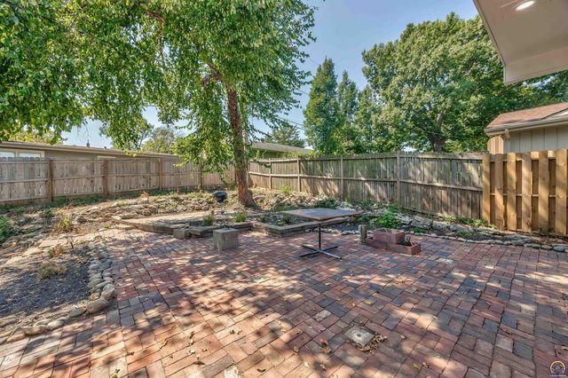 1709 SW 26th ST, Topeka, KS 66611