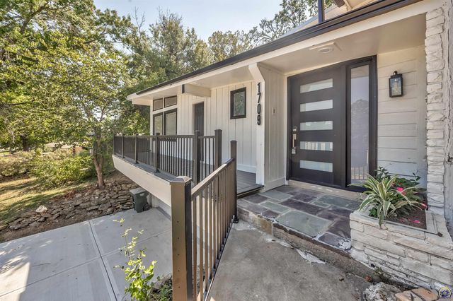 1709 SW 26th ST, Topeka, KS 66611