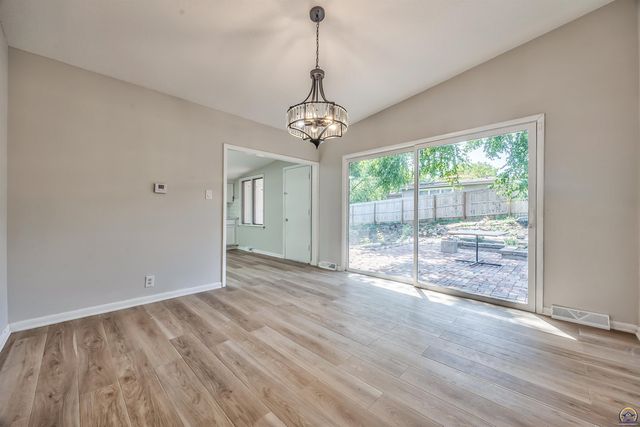 1709 SW 26th ST, Topeka, KS 66611