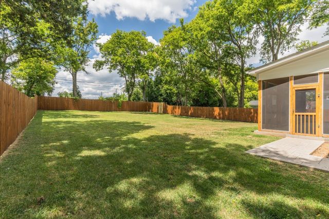 3011 Harlin Dr, Nashville, TN 37211