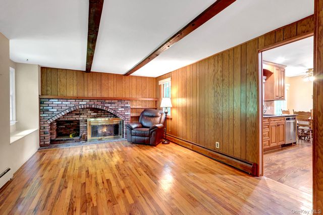 9 Pleasant Drive, East Setauket, NY 11733