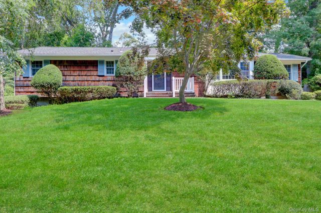 9 Pleasant Drive, East Setauket, NY 11733