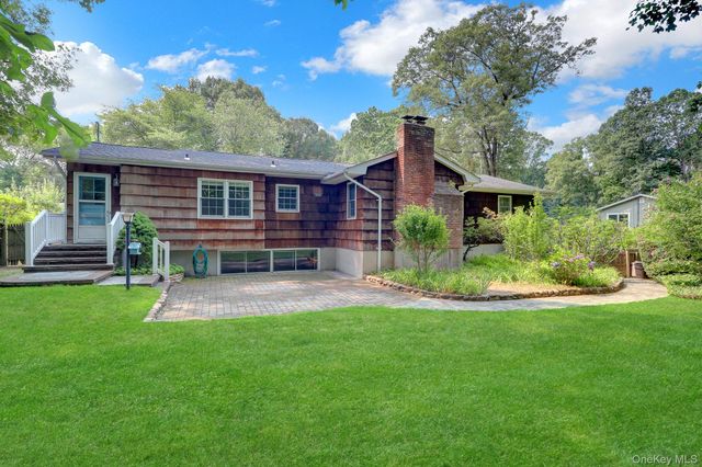 9 Pleasant Drive, East Setauket, NY 11733