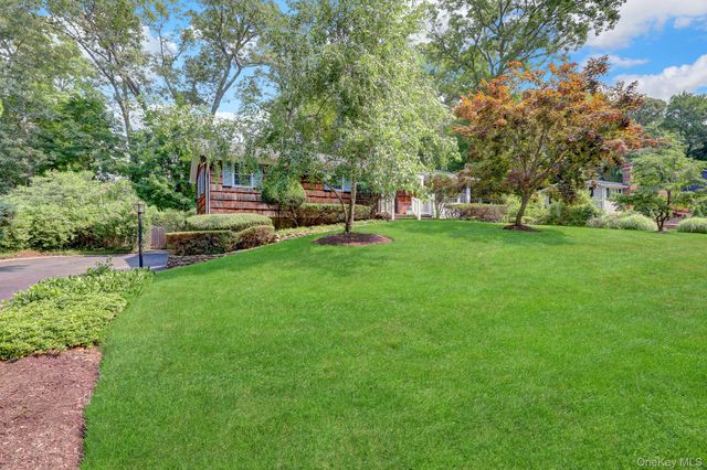 9 Pleasant Drive, East Setauket, NY 11733