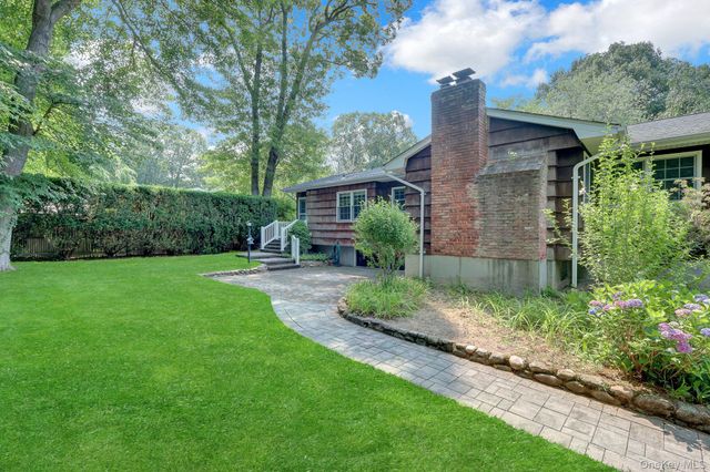9 Pleasant Drive, East Setauket, NY 11733