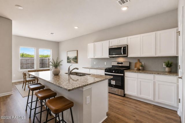 123 Broussard Hill Drive, Broussard, LA 70518