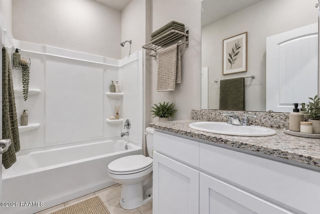 123 Broussard Hill Drive, Broussard, LA 70518