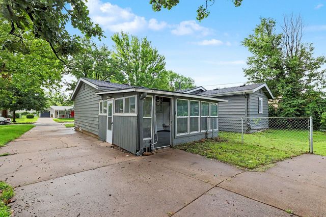 1819 N Westridge, Wichita, KS 67203