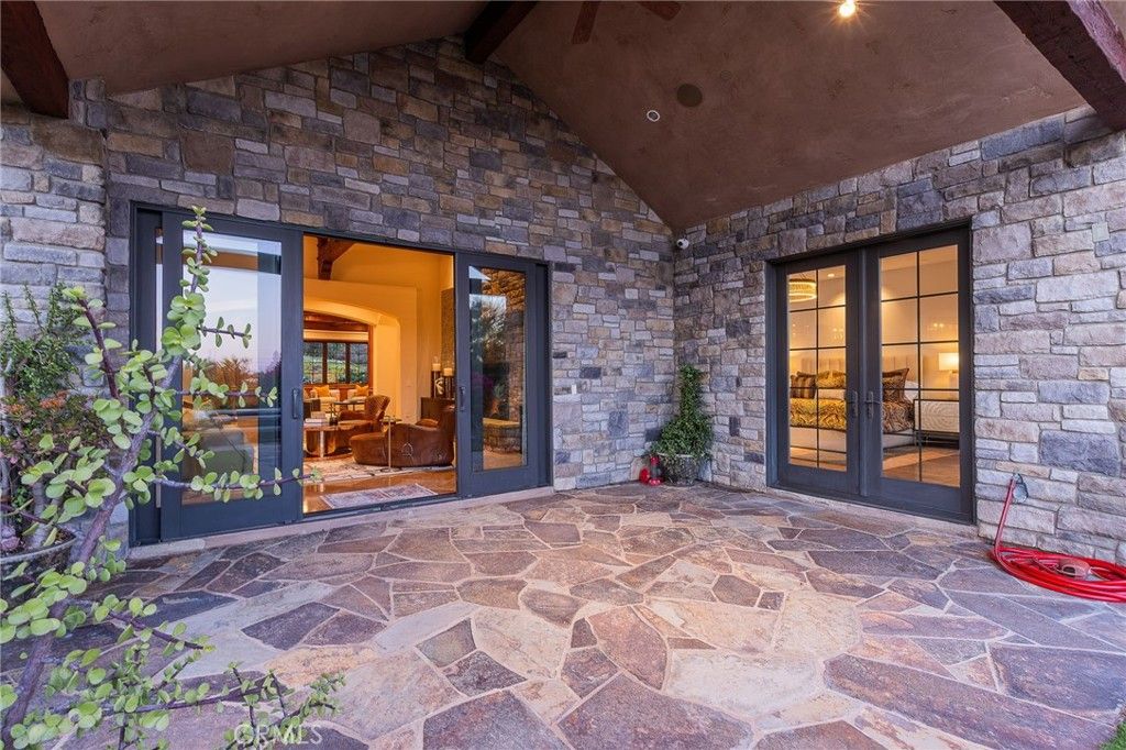 Image 4 of property listing at 3221 Integrity, Fallbrook, CA 92028