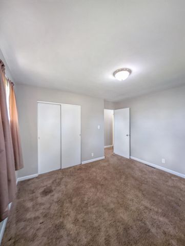 8820 Calumet Avenue, Munster, IN 46321