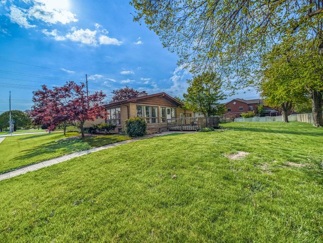 8820 Calumet Avenue, Munster, IN 46321