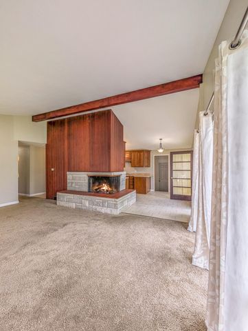 8820 Calumet Avenue, Munster, IN 46321