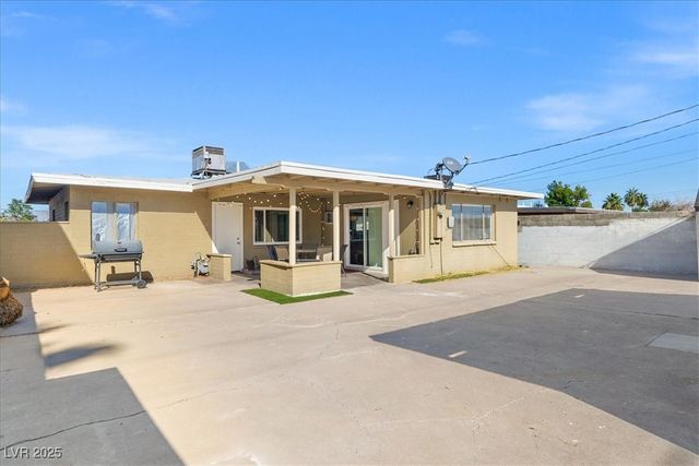 1800 Walnut Avenue, Las Vegas, NV 89101