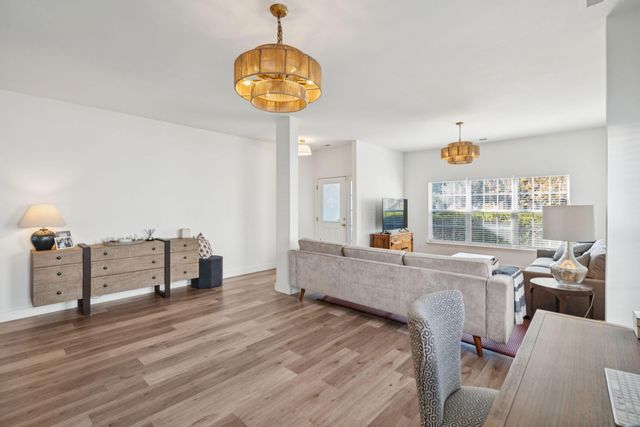 2802 Summertrees Boulevard, Johns Island, SC 29455