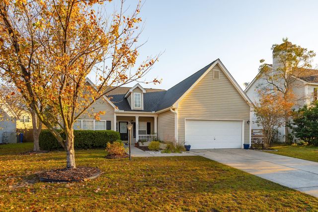 2802 Summertrees Boulevard, Johns Island, SC 29455