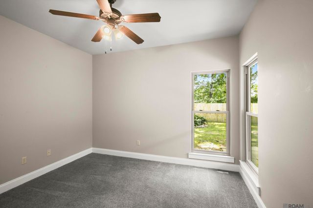 9422 Boone Dr, Baton Rouge, LA 70810