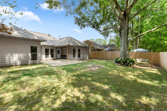 9422 Boone Dr, Baton Rouge, LA 70810