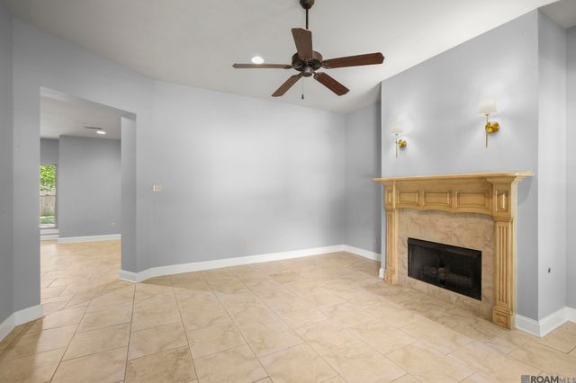 9422 Boone Dr, Baton Rouge, LA 70810