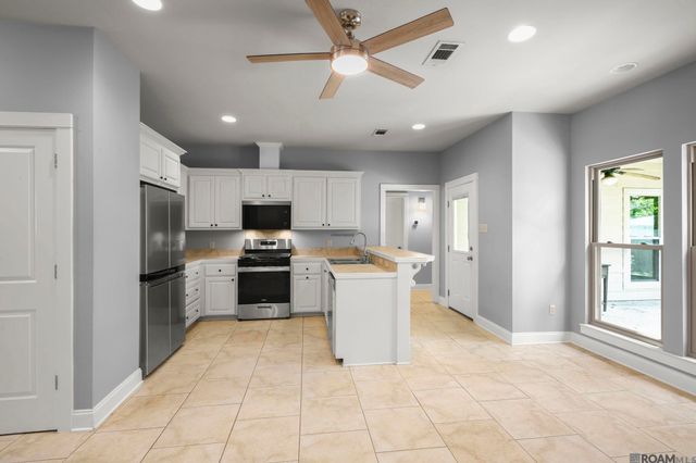 9422 Boone Dr, Baton Rouge, LA 70810