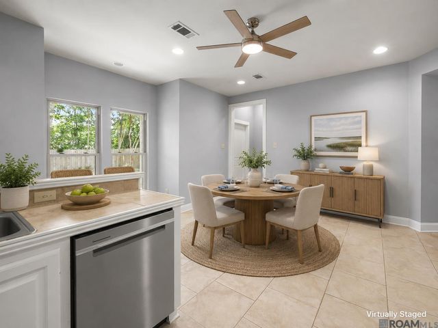 9422 Boone Dr, Baton Rouge, LA 70810