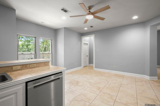 9422 Boone Dr, Baton Rouge, LA 70810