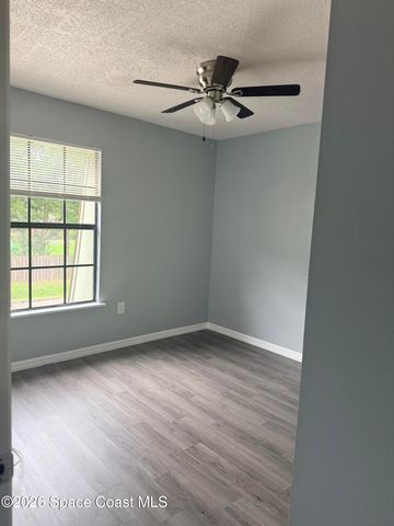 1300 Arlington Lane NE 124, Palm Bay, FL 32905