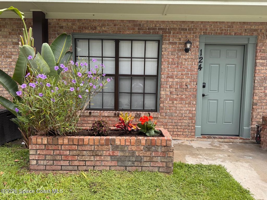 1300 Arlington Lane NE 124, Palm Bay, FL 32905