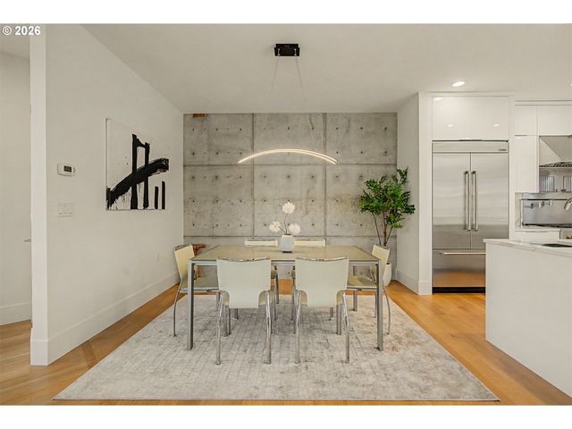 782 LAUREL St, Lake Oswego, OR 97034