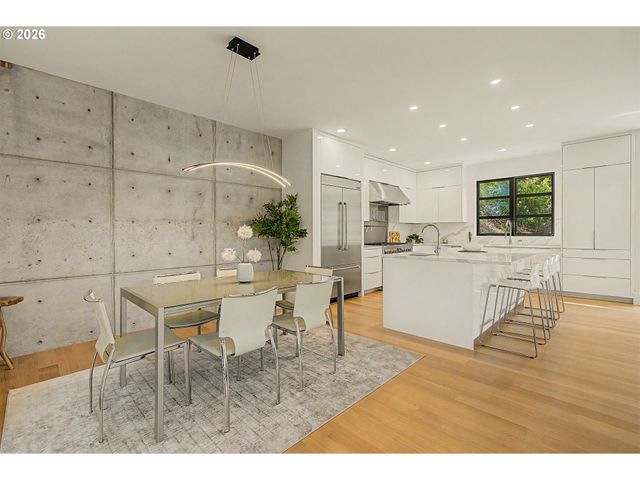 782 LAUREL St, Lake Oswego, OR 97034