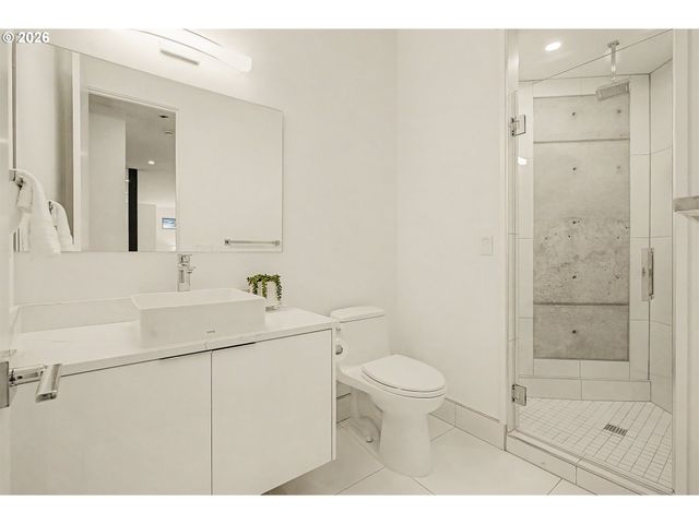 782 LAUREL St, Lake Oswego, OR 97034