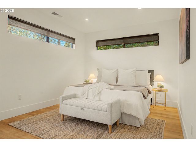 782 LAUREL St, Lake Oswego, OR 97034