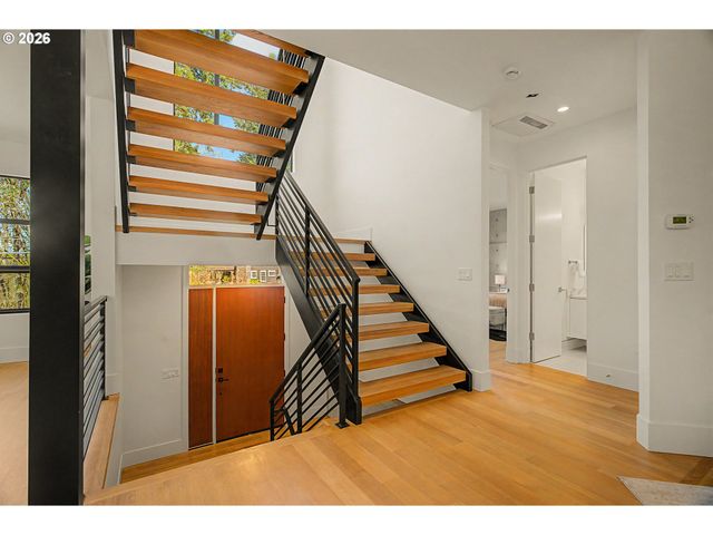 782 LAUREL St, Lake Oswego, OR 97034