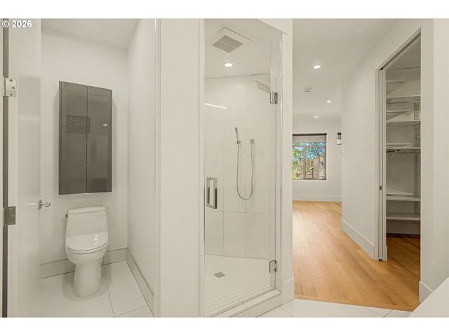 782 LAUREL St, Lake Oswego, OR 97034