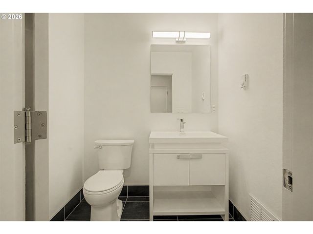 782 LAUREL St, Lake Oswego, OR 97034