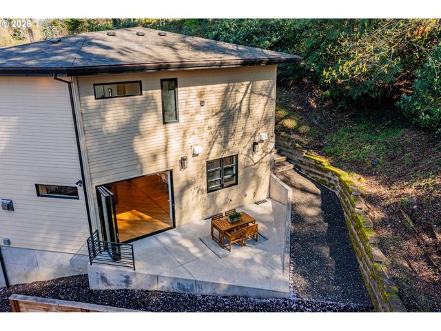 782 LAUREL St, Lake Oswego, OR 97034