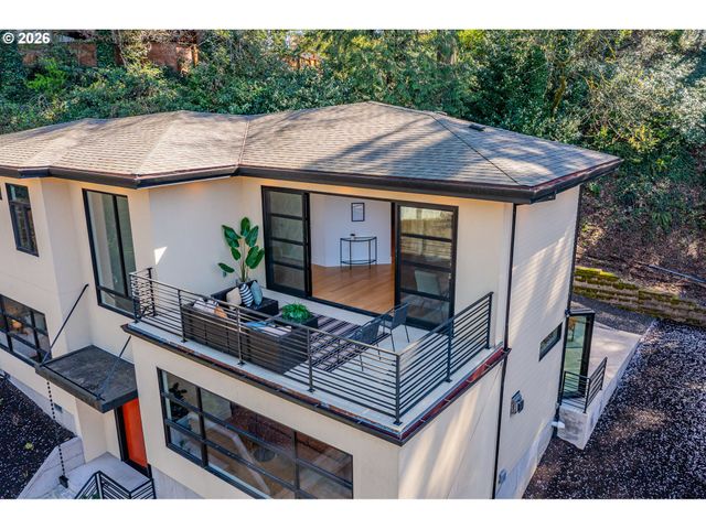 782 LAUREL St, Lake Oswego, OR 97034